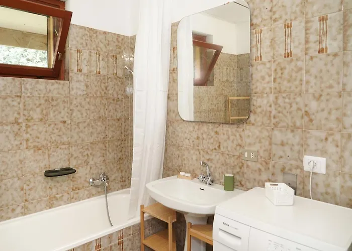 Hermitage-4 By Interhome Apartament Porto Valtravaglia